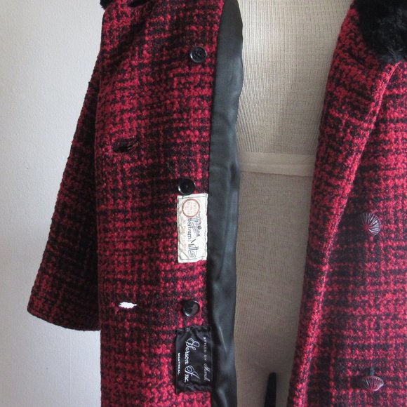 Vintage Red and Black Wool Tweed Coat with Beaver Collar - Picture 5 of 8
